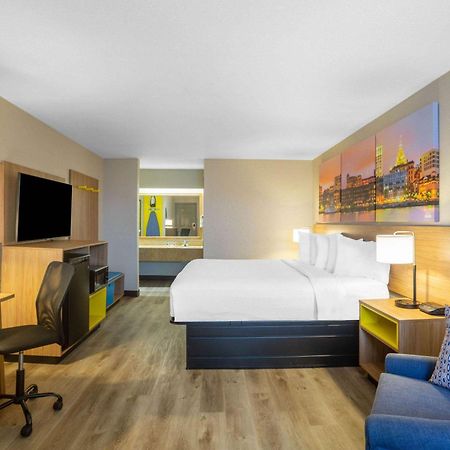 Days Inn By Wyndham Minot Dış mekan fotoğraf