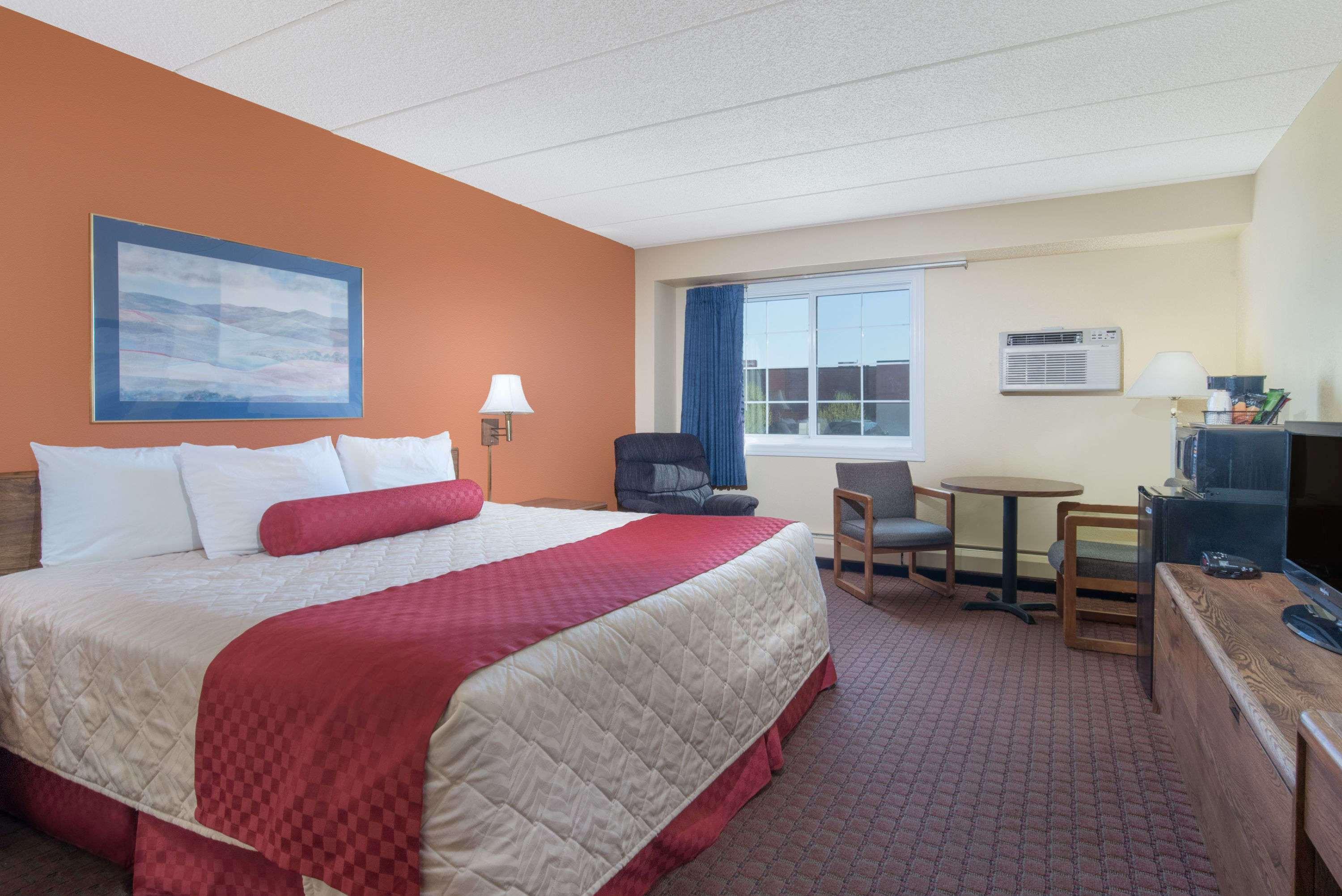 Days Inn By Wyndham Minot Dış mekan fotoğraf