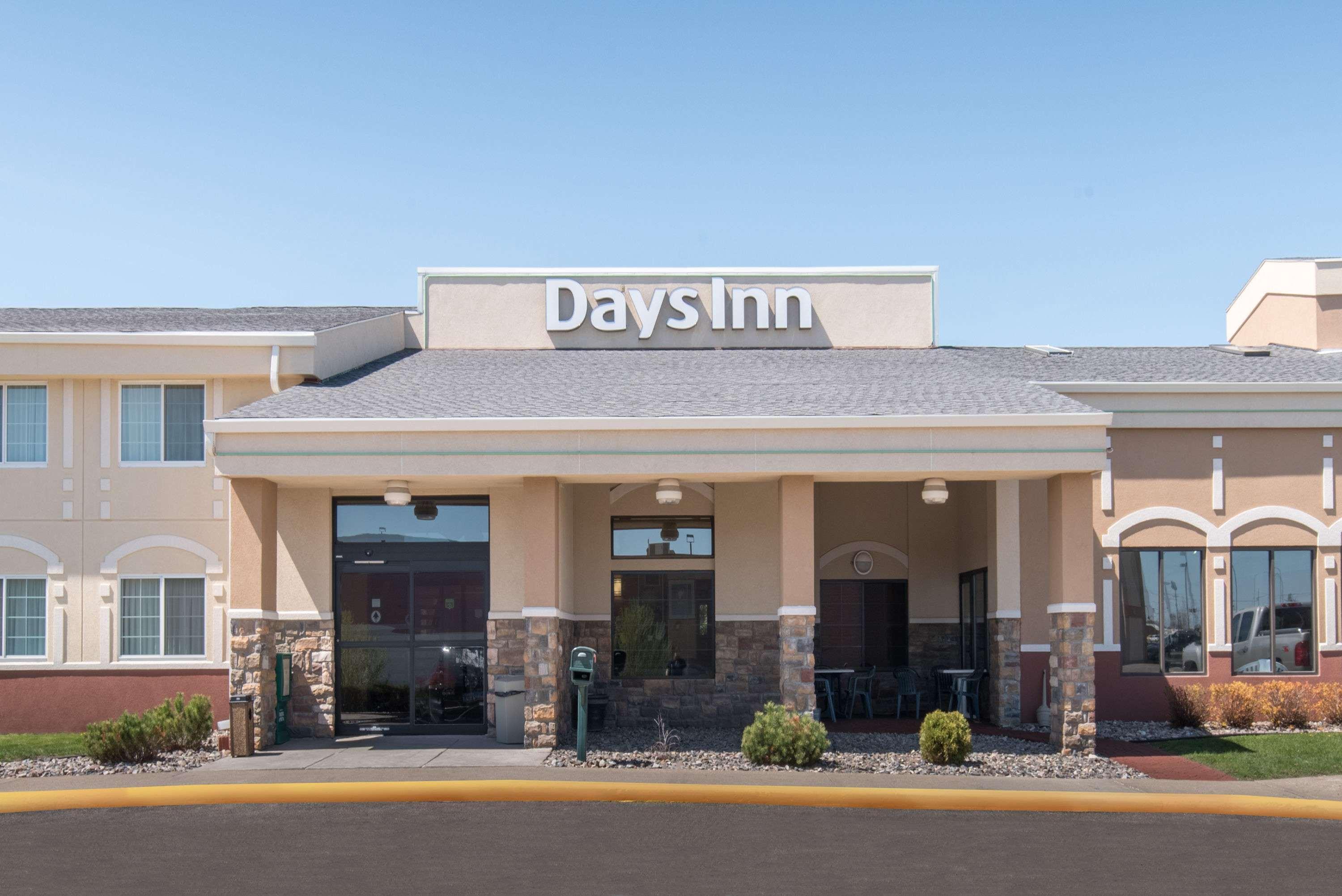 Days Inn By Wyndham Minot Dış mekan fotoğraf